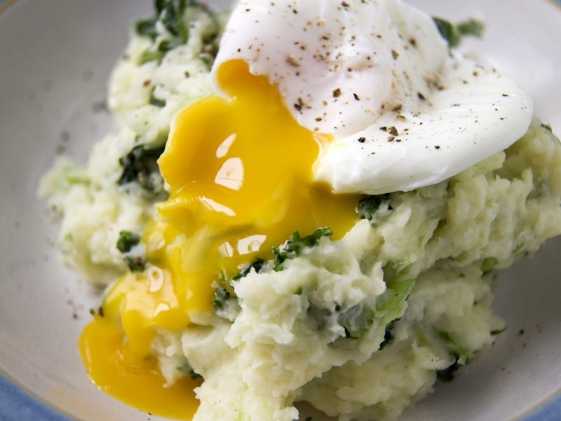 Grünkohl-Kartoffelpüree mit pochiertem Ei