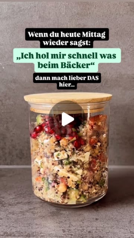 Quinoa-Kichererbsen-Feta-Salat im Glas