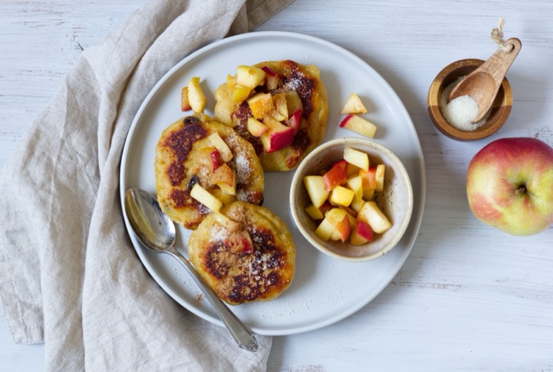Vegane Quarkkeulchen mit Apfelkompott